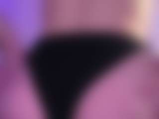 Live cam show with HienLeggans - Athletic BBW on liverealitysex.com