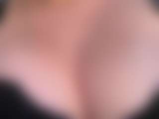 Live cam show with HienLeggans - Joi on intimatelivegirls.com