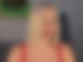 Live cam show with HienLeggans - Blue Eyes on xxxlivecams.org