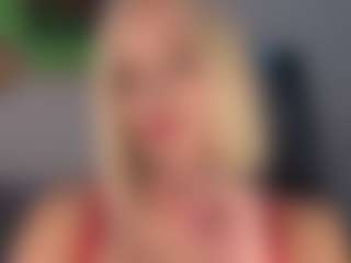 Live cam show with HienLeggans - Blue Eyes on madthumbs