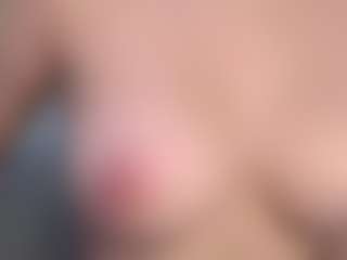 HienLeggans's Live Sex Cam Show