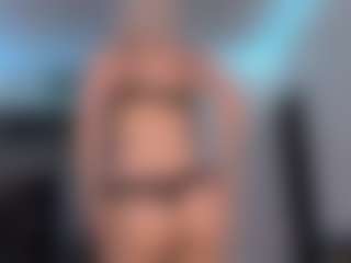 Cam Show en direct de HienLeggans