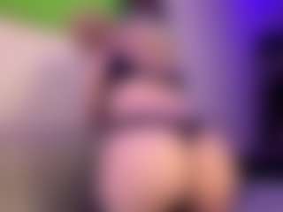 Live cam show with HienLeggans - Blonde Hair on Camsoda