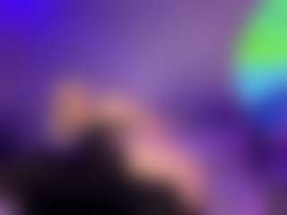 Live cam show with HienLeggans - Teen (18+) on Streamer API