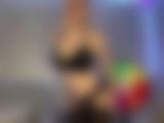 Live cam show with HienLeggans - Blue Eyes on https://playwithruby.com