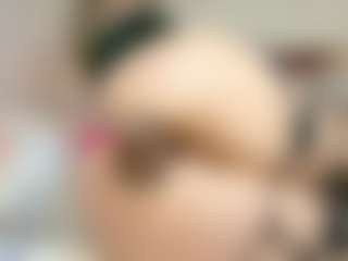 Live cam show with imyours01 - Average on CamwithHer