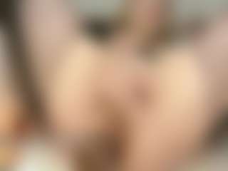 Live cam show with imyours01 - Blonde Hair MILF on liverealitysex.com
