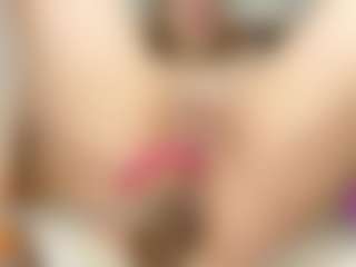 imyours01 MILF webcam performer live streaming