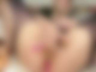imyours01 MILF webcam performer live streaming