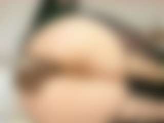 imyours01 MILF webcam performer live streaming