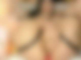 Live cam show with imyours01 - Curvy MILF on Camsoda