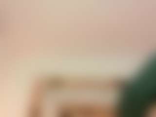 imyours01 MILF webcam performer live streaming