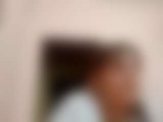 Live cam show with Emma - Strip Brown Hair on realtime-chat