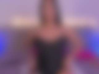 Live cam show with Isabella-Monroe - Fingering on Fit Hotties