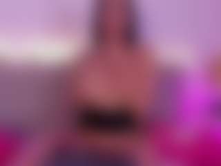 Isabella-Monroe's Live Sex Cam Show