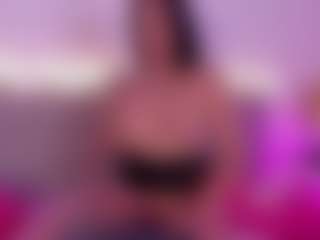 Isabella-Monroe's Live Sex Cam Show