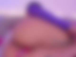 Isabella-Monroe's Live Sex Cam Show