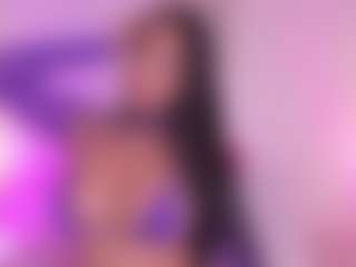Isabella-Monroe's Live Sex Cam Show