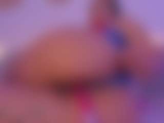 Live cam show with Isabella-Monroe - Blowjob on CSO-WL