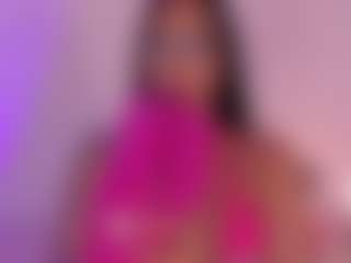 Live cam show with Isabella-Monroe - American Petite on CamClone | colombia