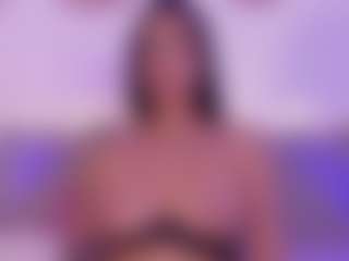 Isabella-Monroe's Live Sex Cam Show