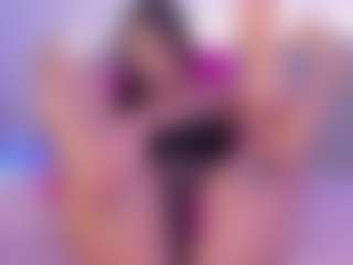Live cam show with Isabella-Monroe - Dildo Or Vibrator on Camsoda