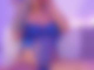 Isabella-Monroe's Live Sex Cam Show