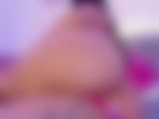 Isabella-Monroe's Live Sex Cam Show