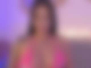 Live cam show with Isabella-Monroe - Shaved Pussy on sexylive.show