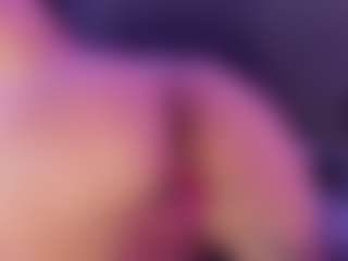 Isabella-Monroe's Live Sex Cam Show