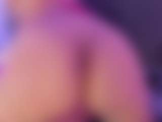 Isabella-Monroe's Live Sex Cam Show