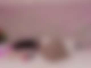 Live cam show with Rouss Squirter and Spitter - Spanking on googirlz