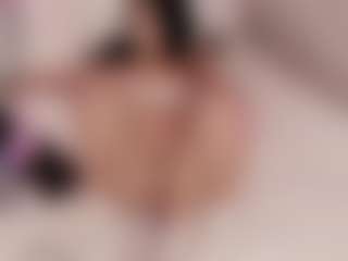 Live cam show with Rouss Squirter and Spitter - College MILF on Gym Cam Girls