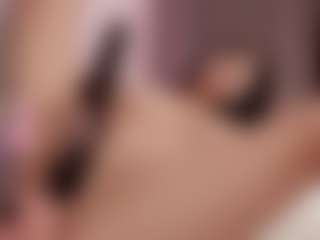 Live cam show with Rouss Squirter and Spitter - College Curvy on live18s.com