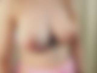Live cam show with sell0n - Nipple Piercings on StripNow