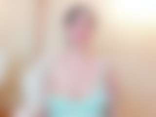 Live cam show with Annie-Shine - Squirt on Milf Play