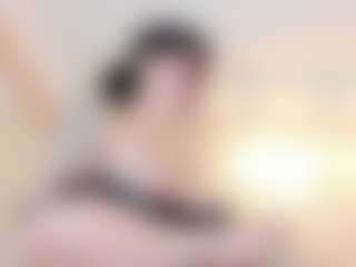 Annie-Shine MILF webcam performer live streaming