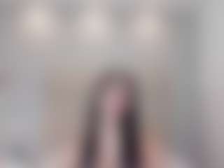 Live-Cam-Show mit AriaaMoon - Drinking auf Camsoda