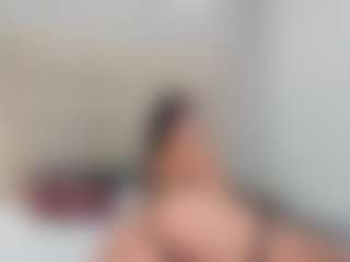 Live cam show with AriaaMoon - Brown Hair on Hubzter Live