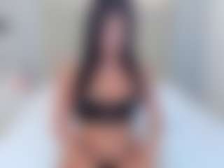 Live cam show with AriaaMoon - Squirt on CamClone