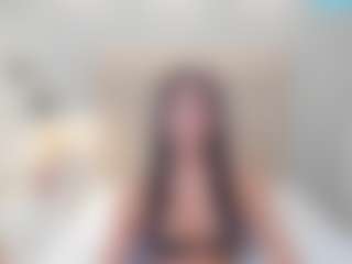 Live cam show with AriaaMoon - Brown Eyes Brown Hair on Hubzter Live