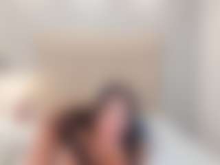 Live cam show with AriaaMoon - Skinny on TottyGirls