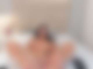 AriaaMoon's Live Sex Cam Show