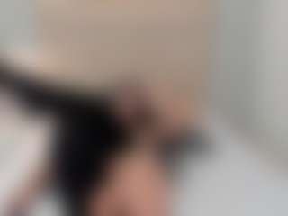 AriaaMoon's Live Sex Cam Show
