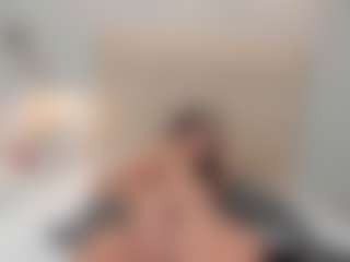 Live cam show with AriaaMoon - Young Adult on iamadamtest123.com
