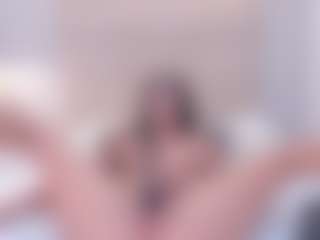 Live cam show with AriaaMoon - Ass Bouncing on Dolls Live
