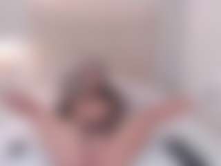 Live cam show with AriaaMoon - Pretty on Dolls Live