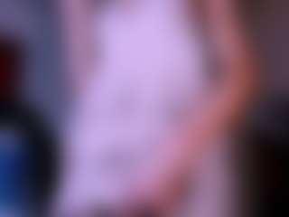 Live cam show with Karoline-miss - Drinking on AdultVida.com