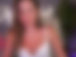Live cam show with KissableKira - Brown Eyes on madthumbs