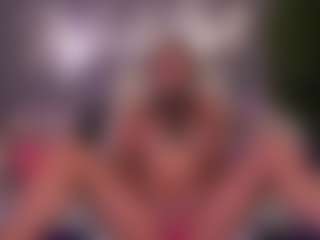 Live cam show with KissableKira - Caucasian on Camsoda